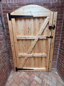 0f59a136 54b8 46c0 81cf b5fa711c264b 225x300 - Fencing and Landscaping Mansfield