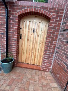 6400a8e4 8bca 46c3 9fa1 1fa8bff93f40 225x300 - Fencing and Landscaping Mansfield
